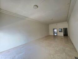 Foch Road (D8), Retail #566573811